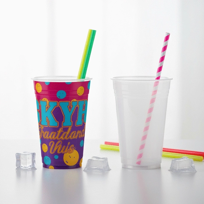 Custom Plastic Cups vs. Standard Options: Which is Right for You?